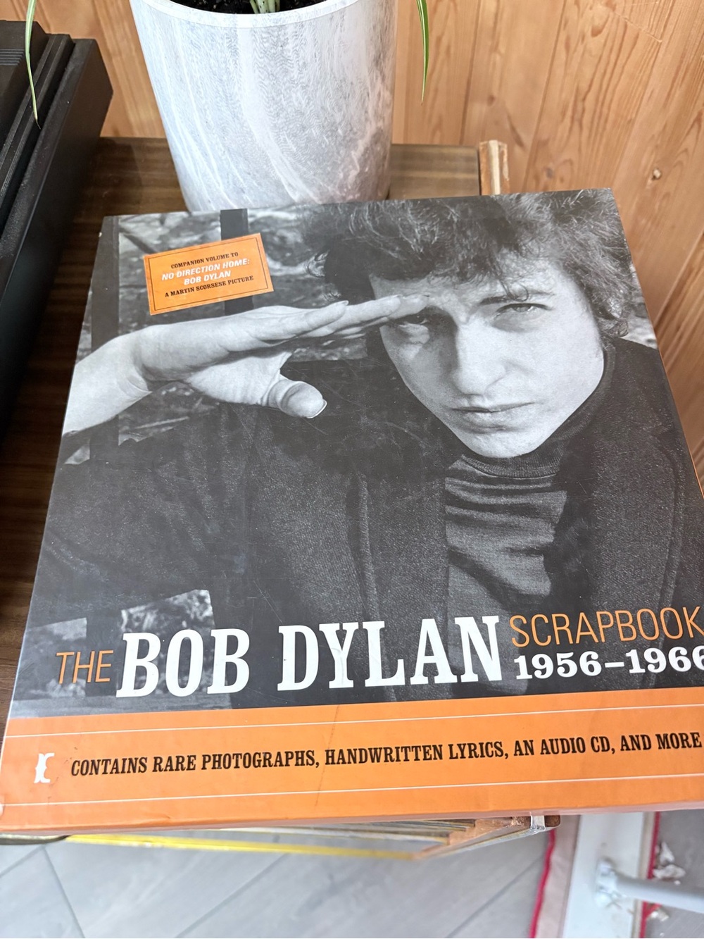 Bob Dylan Scrapbook 1956-1966 - Biography and Autobiography